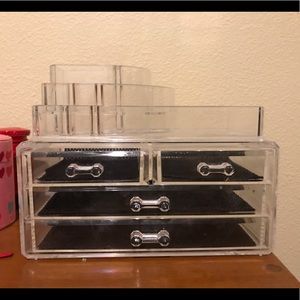 Makeup organizer